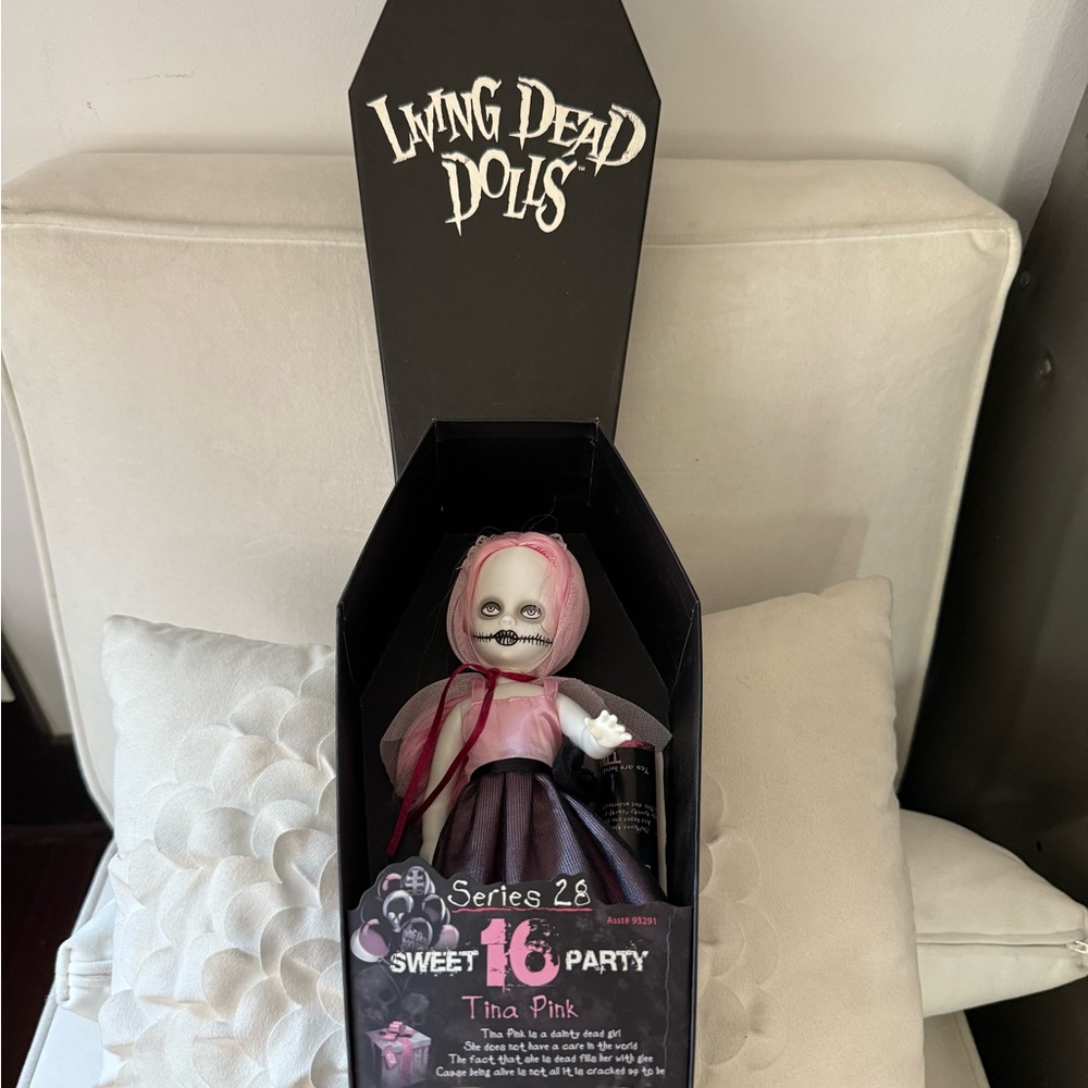 LIVING DEAD DOLL Sweet 16 Party Doll - Pink and Black